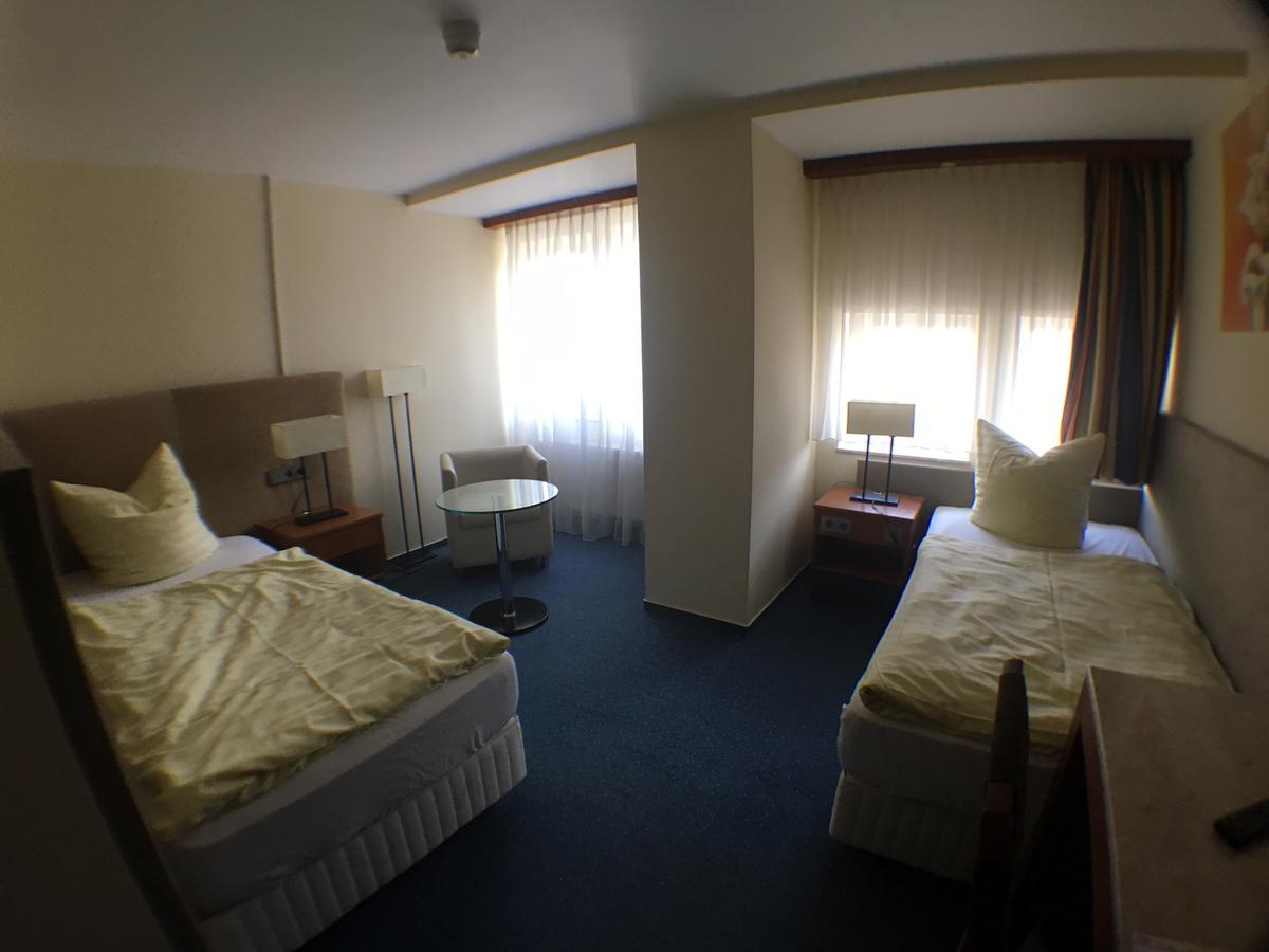 Motel Monteur アッシャースレーベン エクステリア 写真